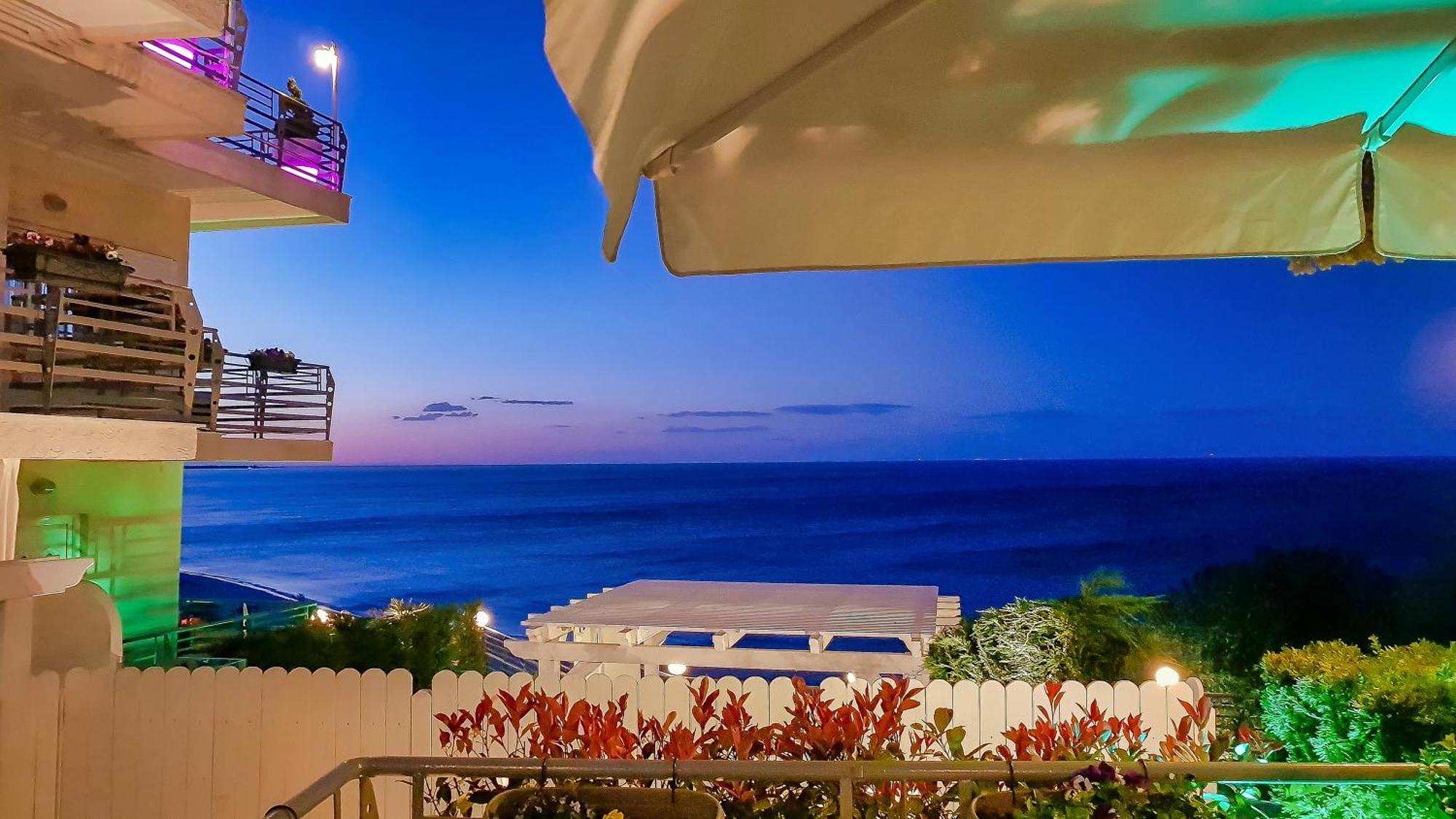 Panorama Suites & Spa - Adults Only Stomion  Bagian luar foto